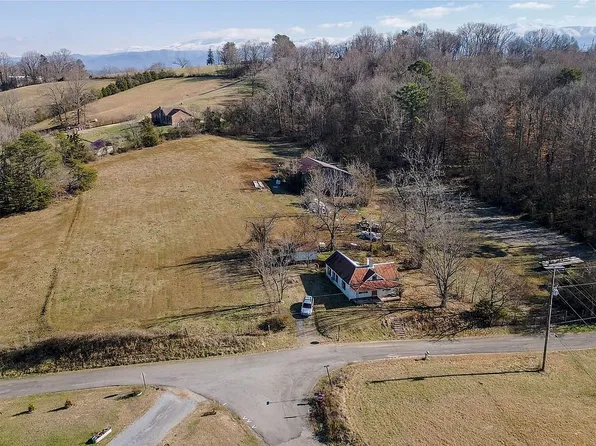 15 House Rd, Greeneville, TN 37743