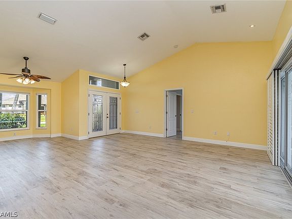 5th image of 1421 SW 43rd Ter
