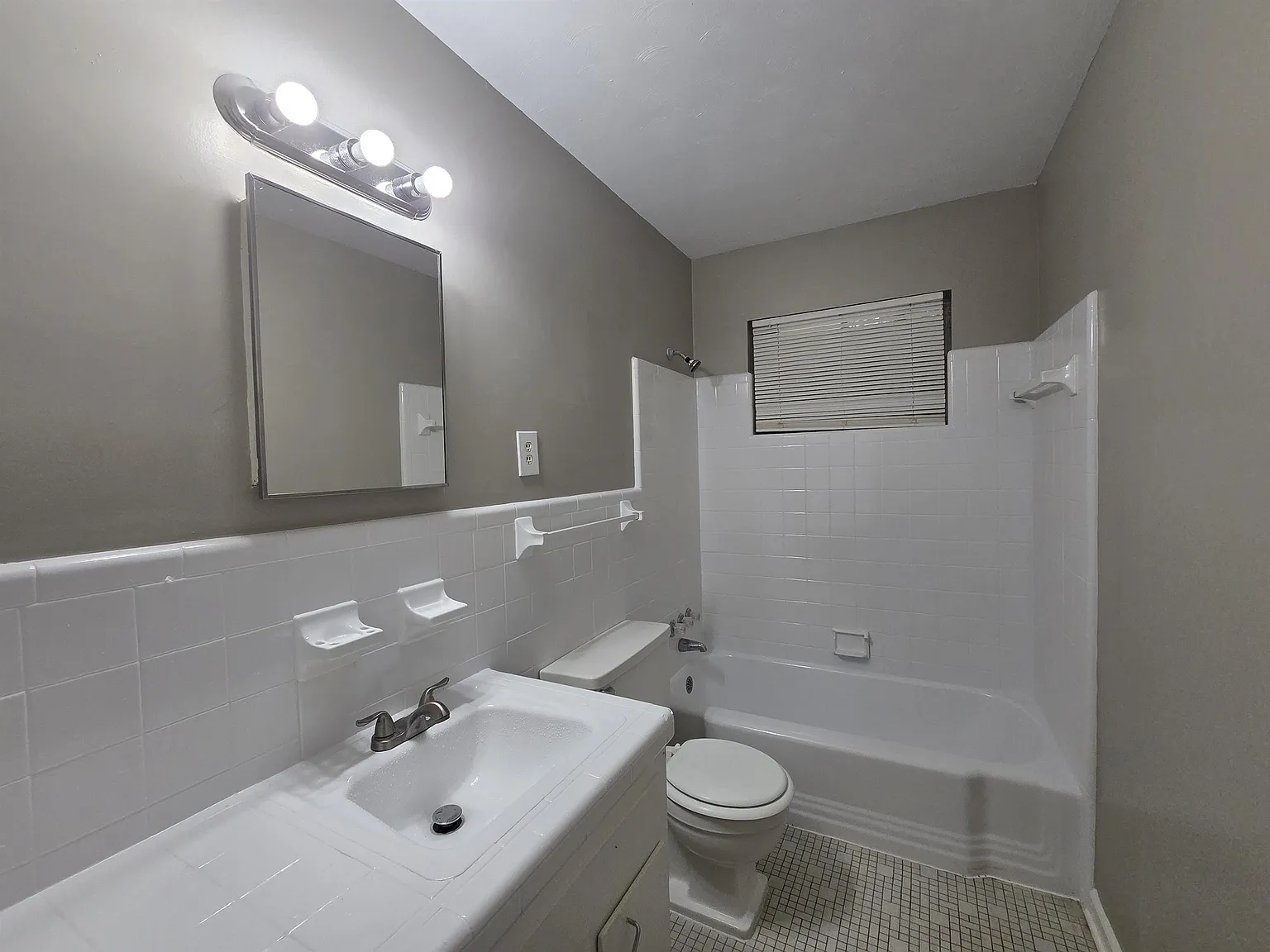 3 bed, 2.0 bath, 1540 sqft, $1,295 — Photo 4