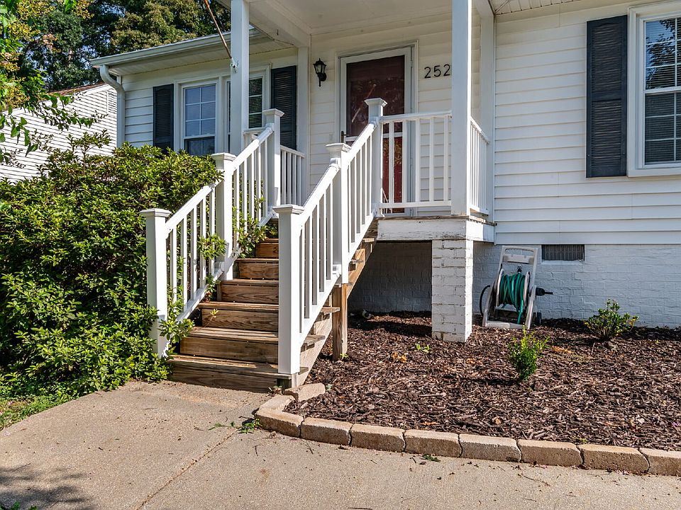 1st image of 2520 Hickory Knoll Ln
