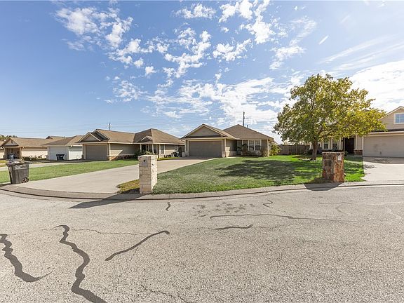 2nd image of 906 Trellis Gate Ct