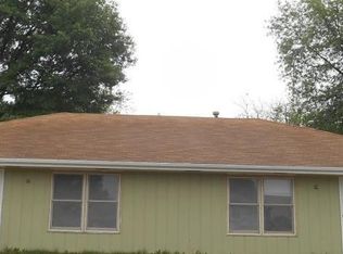 2807 N Fairmount St, Davenport, IA 52804