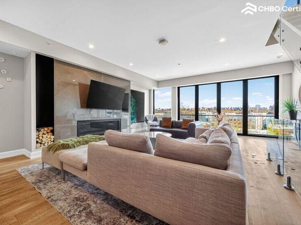 8818 Churchill Rd #8818