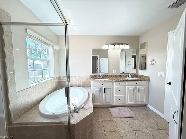 9723 Heatherstone Lake Ct #5 — Photo 28
