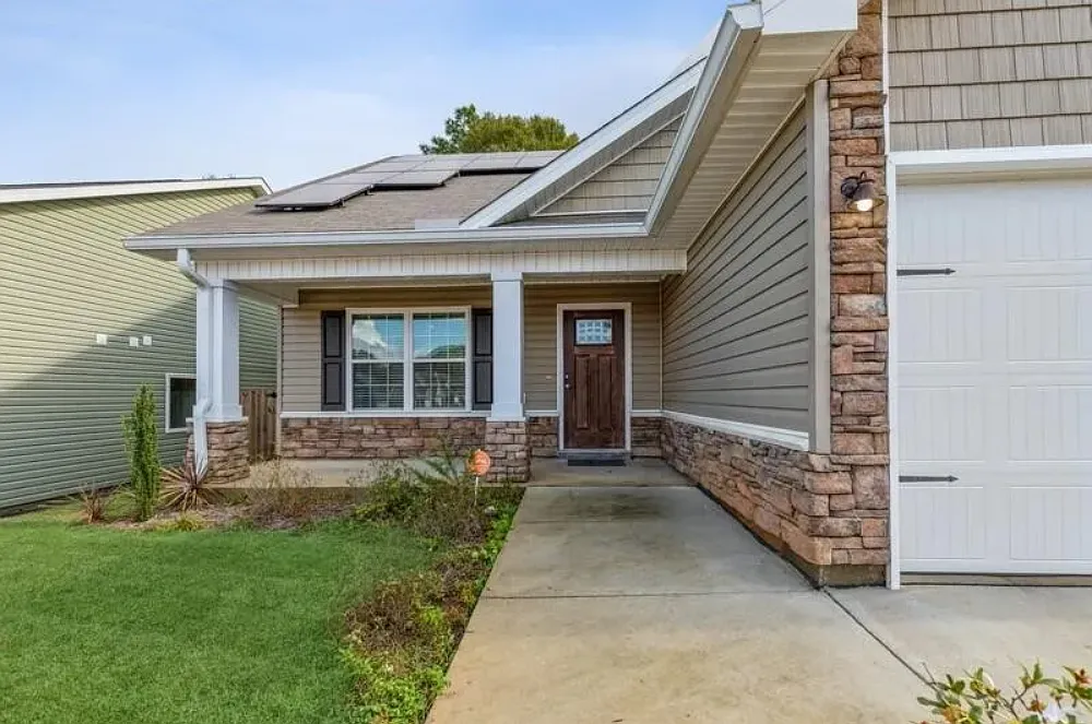 Beautiful 4BD / 2.5BA Home w/ Solar, Garden & Security | Crestview, FL — Photo 1