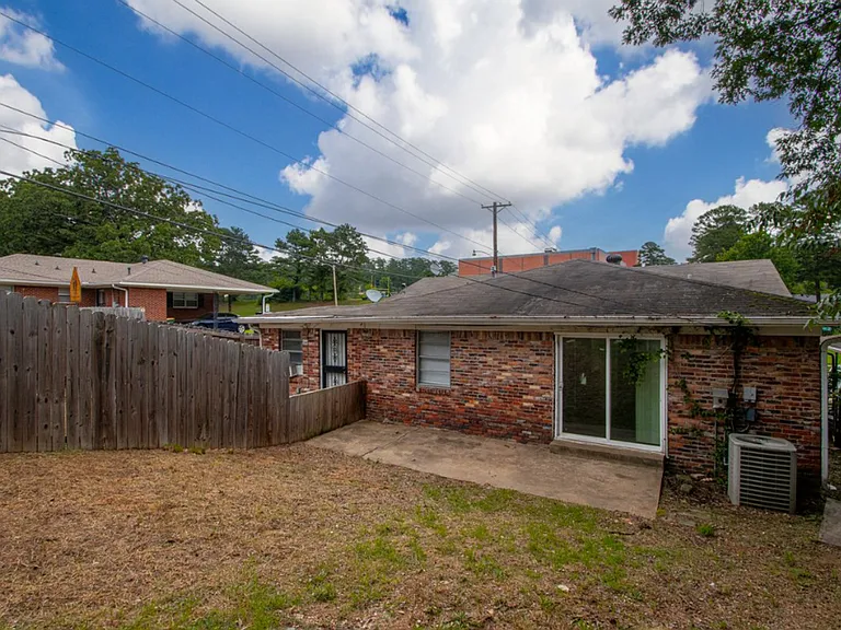822 N Hughes St — Photo 34
