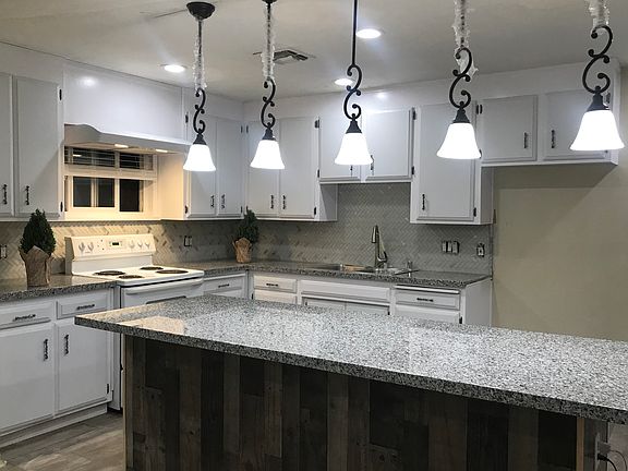 3rd image of 1507 N Tracy Blvd