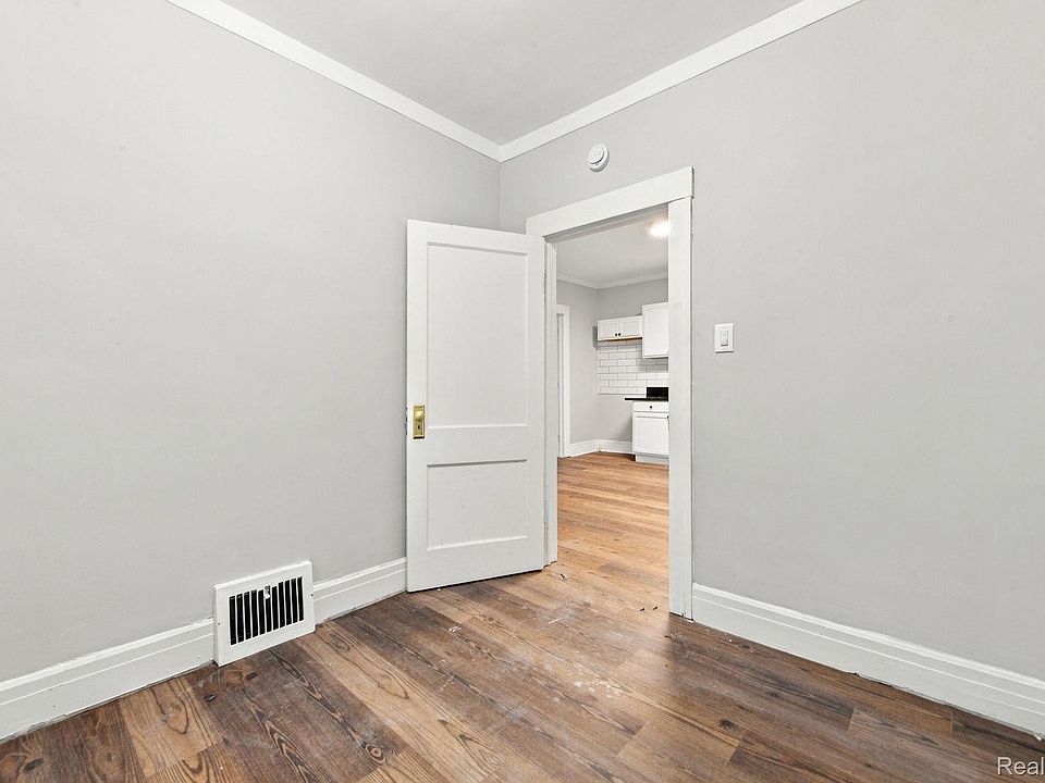 4603 Central St, photo 2