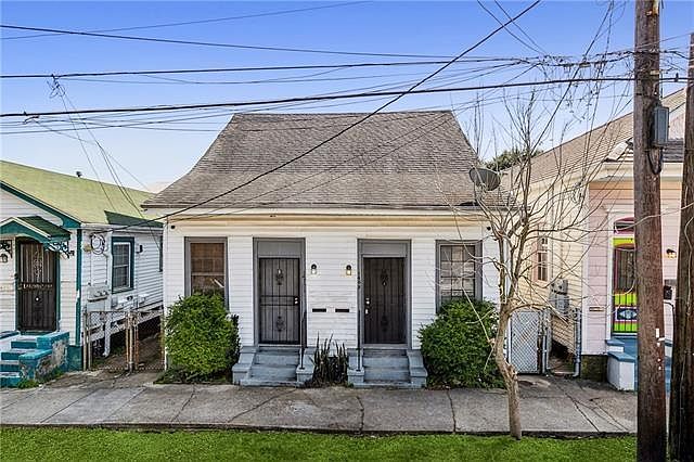 1st image of 1468-70 N Roman St