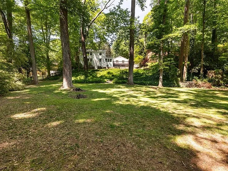 445 Forest Hills Dr — Photo 40