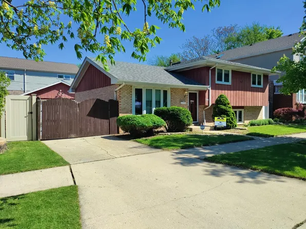 3008 W 110th Pl, Evergreen Park, IL 60655
