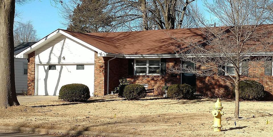 2nd image of 1543 E Glenwood St
