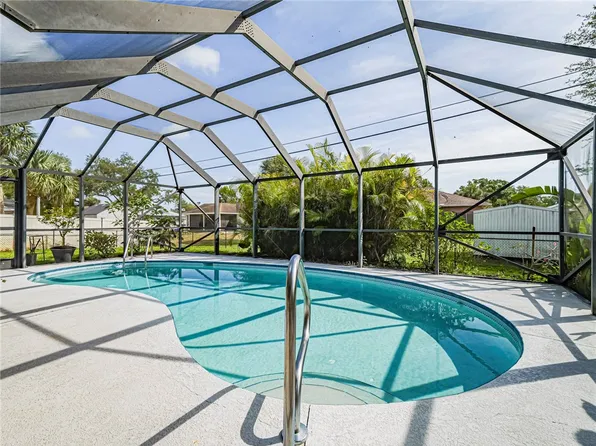 1572 Barber St, Sebastian, FL 32958