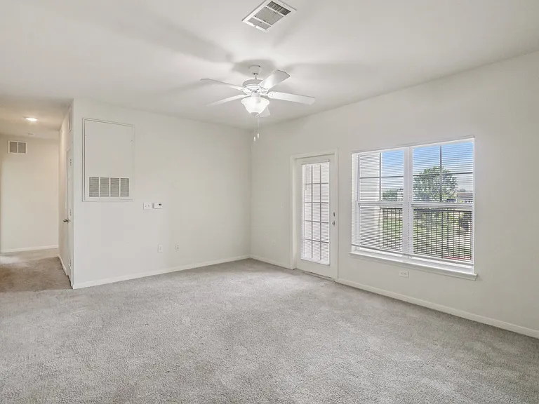 Tuckaway Apartment Homes — Photo 19