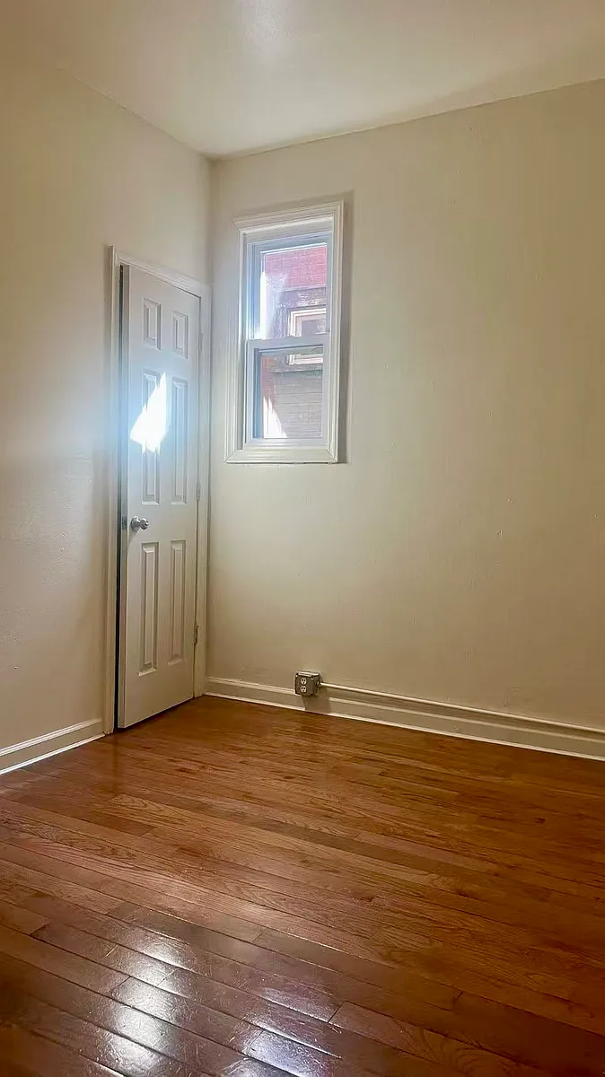 Building Photo - 583 W Side Ave #3