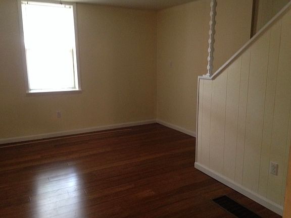 3rd image of 2910 Salena St