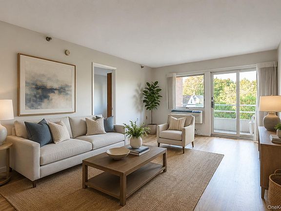 3rd image of 205 Mineola Blvd APT 3G