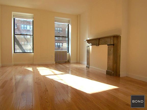 3rd image of 1458 2nd Ave APT 4N