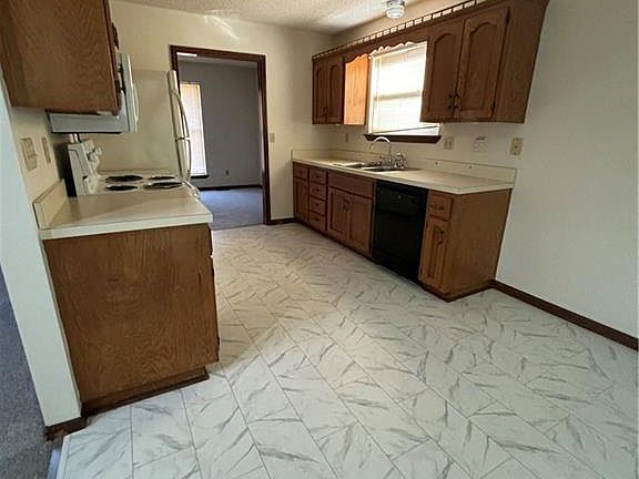5th image of 2904 S 14th St