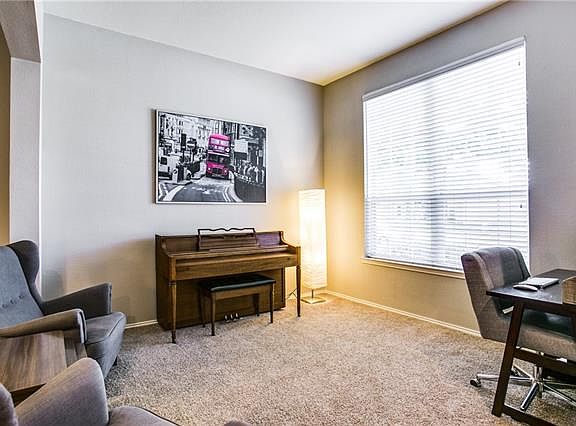 4th image of 3948 Oakmont Dr