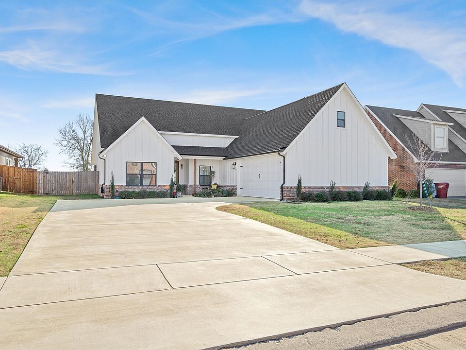 1st image of 1825 Meadowview