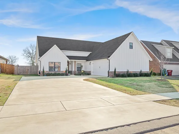 1825 Meadowview, Canton, TX 75103