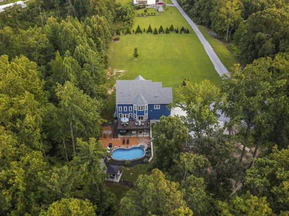 1174 Old Mount Vernon Rd, Bethpage, TN 37022