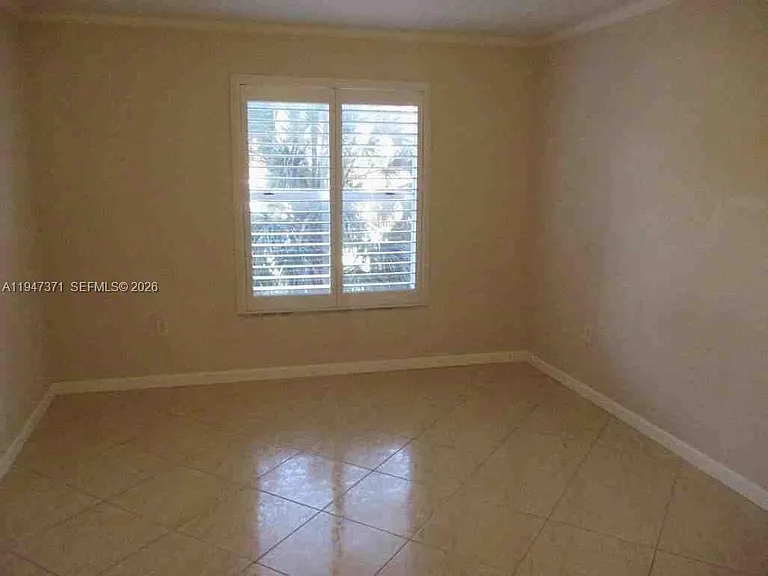 5199 NW 7th St #309 — Photo 6