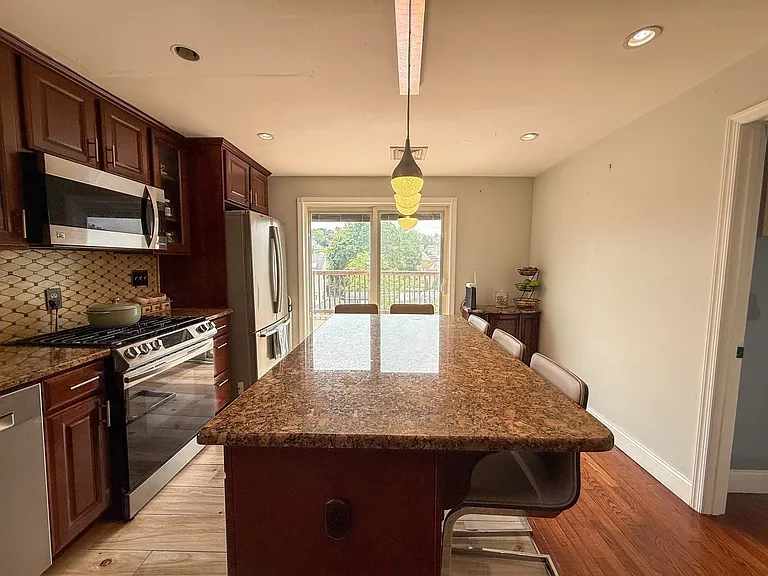 300 Mountain Ave #2 — Photo 20