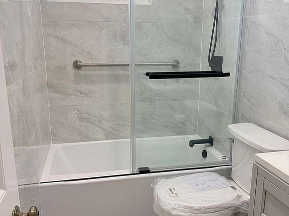 3rd image of 1526 E Abila St