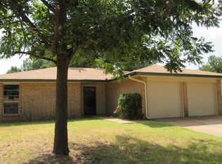 918 Crown Dr, Edmond, OK 73034
