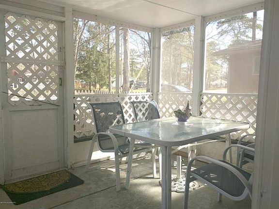 3rd image of 64 Holly Dr