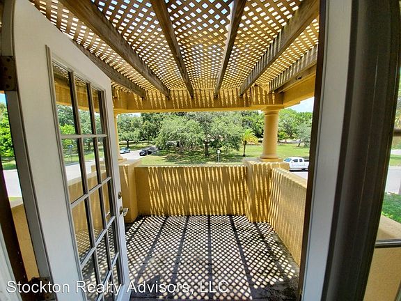 5th image of 421 Menendez St APT 4