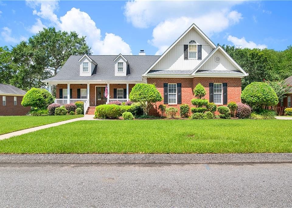 1st image of 576 Briarcliff Dr W