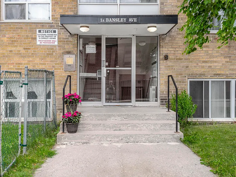 1A Bansley Ave — Photo 8