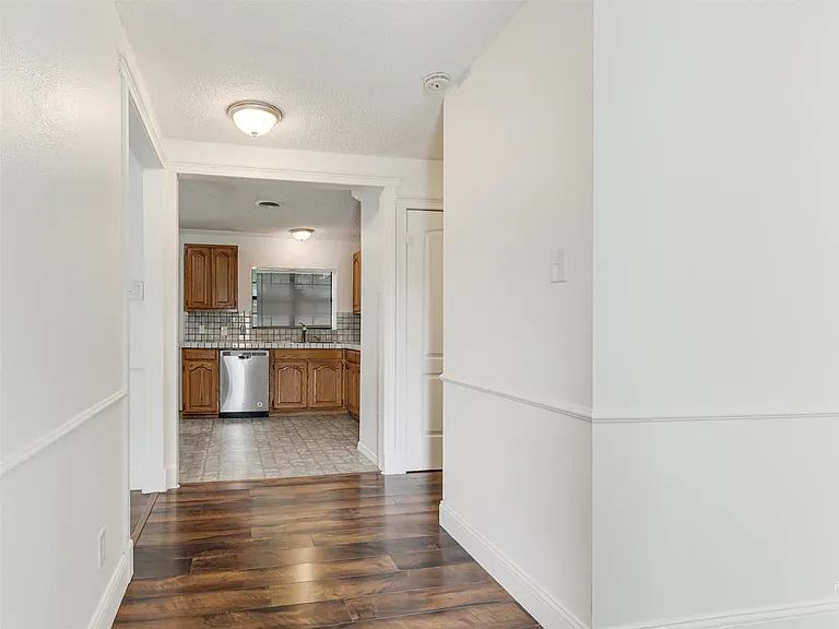14025 Janwood Ln — Photo 6