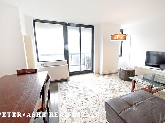 3rd image of 300 E 62nd St APT 2201