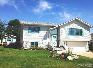 700 3rd St NW, Beulah, ND 58523