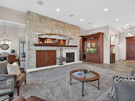 5th image of 4107 NE Bellagio Cir