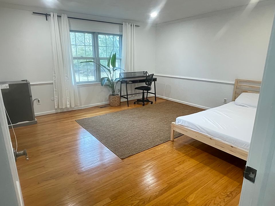 1st image of 5268 Locke Ln #1