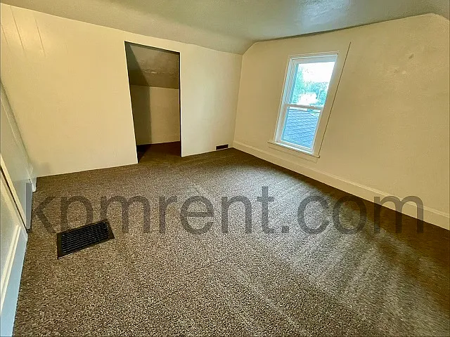 621 Oak St — Photo 18