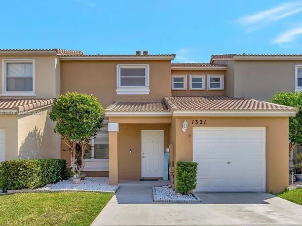 1321 NW 154th Ave, Pembroke Pines, FL 33028