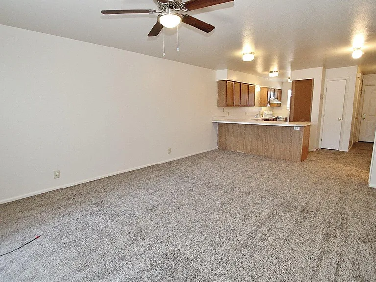 551 N Moffatt Ave #9 — Photo 5