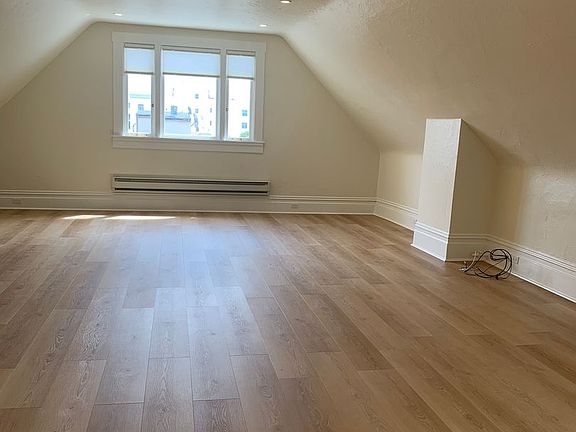 4th image of 2411 Octavia St #6