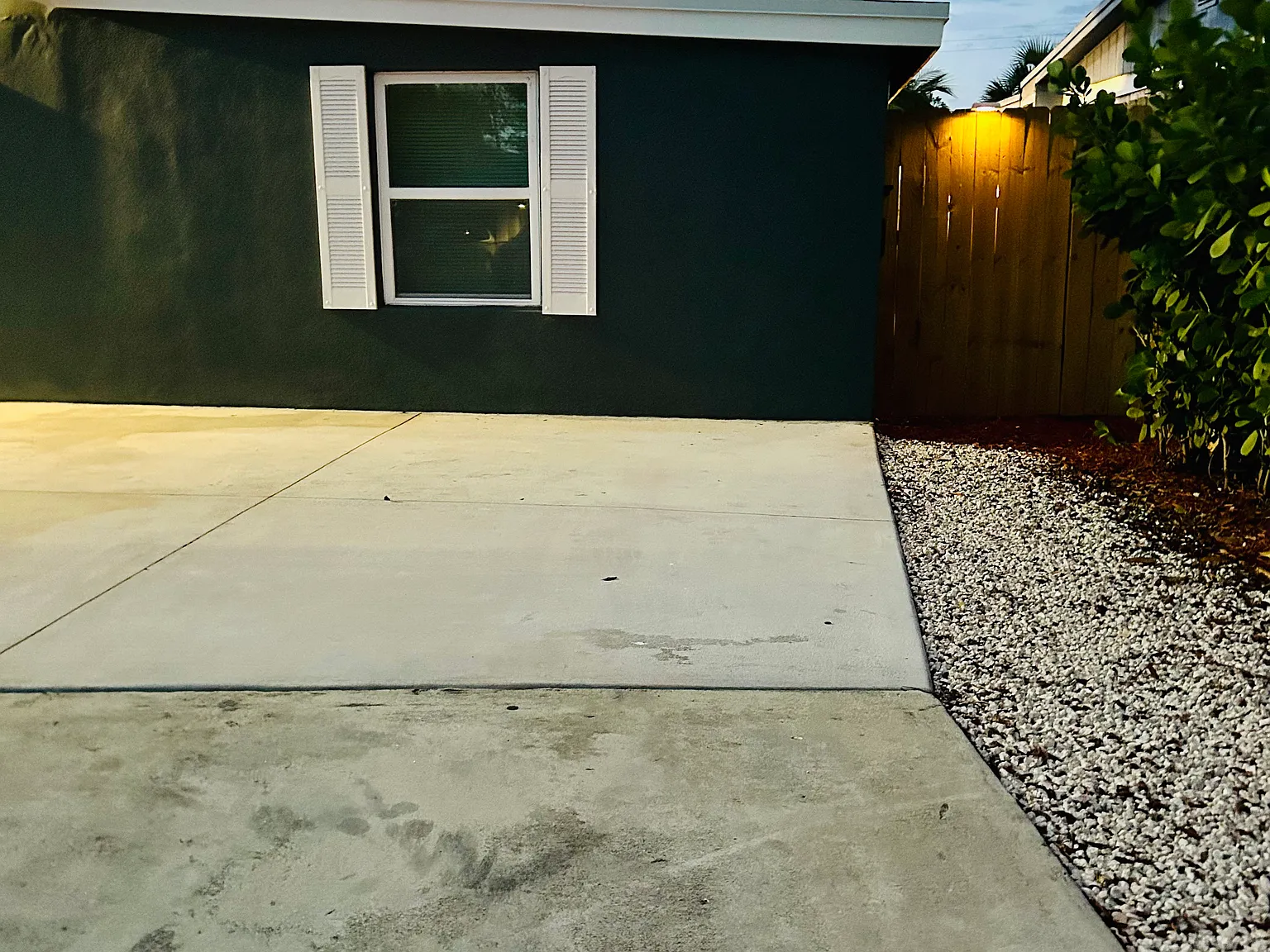 133 SW 11th Ave — Photo 2