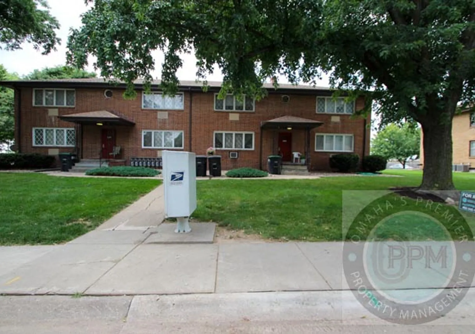 Barnes 3526/3606 S 82nd St — Photo 1