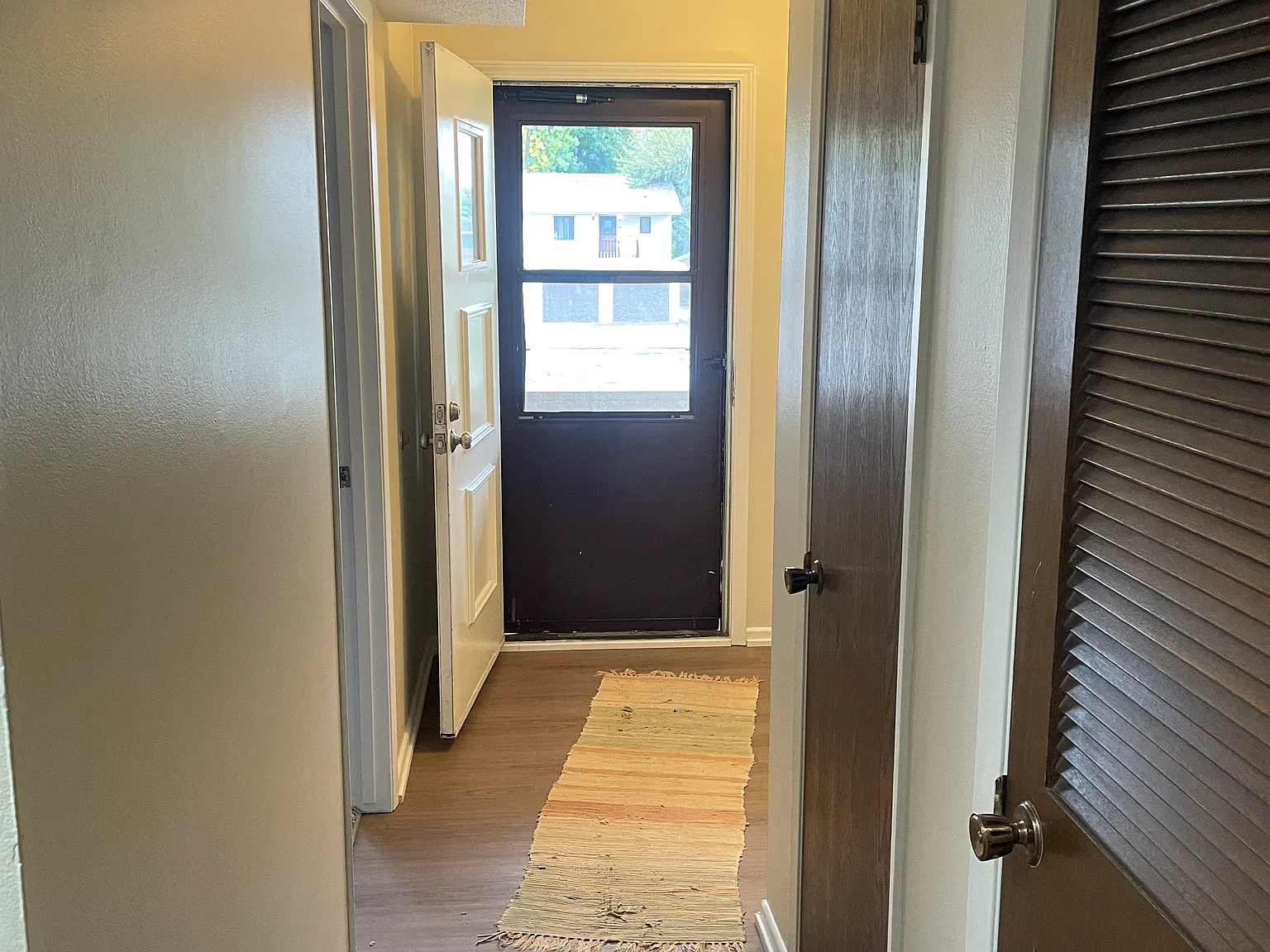 2 bed, 888 sqft, $1,025 — Photo 4