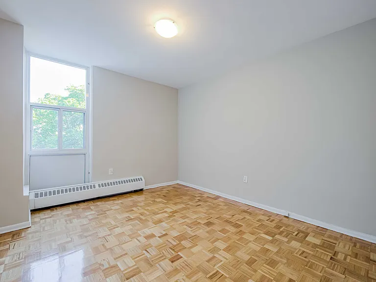 205 Cosburn Ave — Photo 17