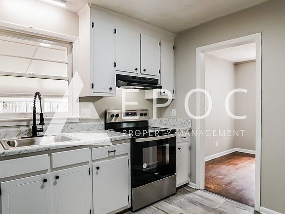 4th image of 208 Stuart Ave