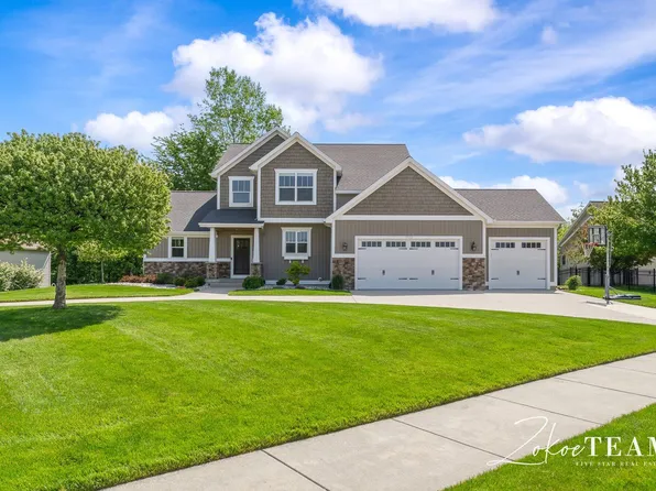 1922 Stratford Ln NW, Grand Rapids, MI 49534